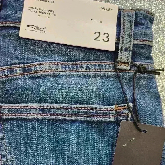 SILVER Calley Super High Rise Skinny Jeans - Picture 9 of 9